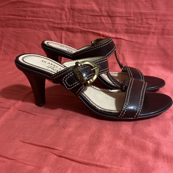 AK Anne Klein iflex slip-on Brown leather sandals. Size 6.5 - Picture 4 of 5